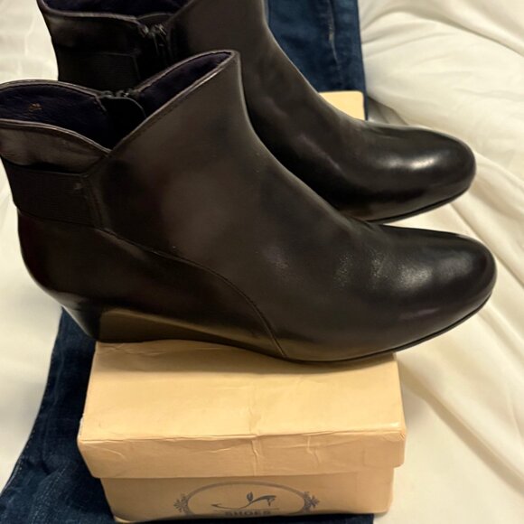 Van Eli black boots size 6 - Picture 2 of 6